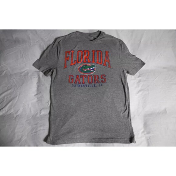 Captivating T-Shirt Mens M Gray University Football Team Florida Gators Graphic - Picture 1 of 8